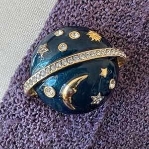 VINTAGE 🪐 🌙 Star Enamel + Gold-tone Brooch w/ Crystals